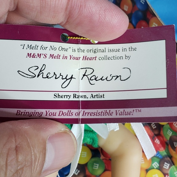 Ashton Drake "I Melt For No One" Vinyl Baby Doll - Picture 5 of 9